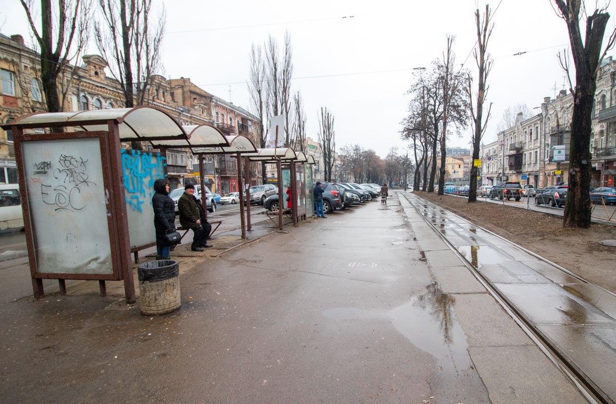 Всегда было интересно, зачем люди своими руками портят красоту...