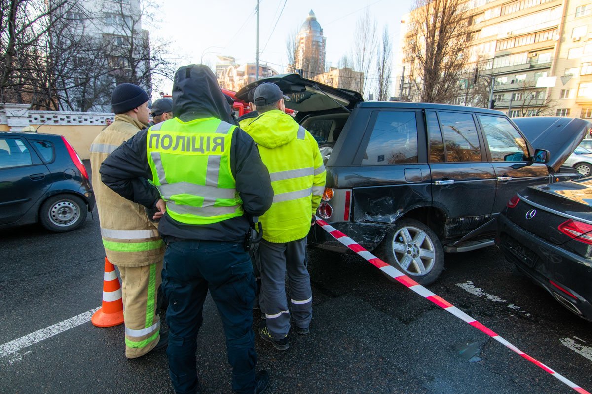 Аварийные службы ликвидировали утечку газа Range Rover