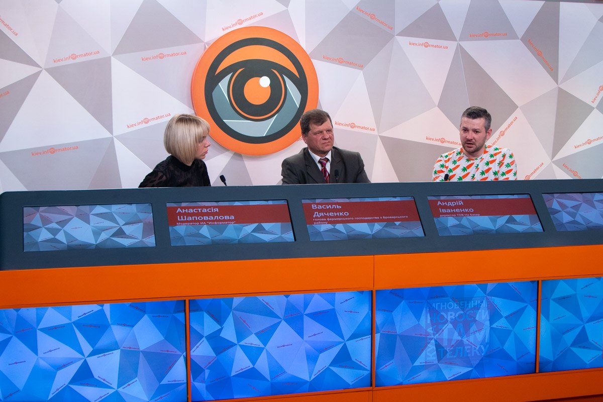 Благодаря ему фермер имеет возможность выставить продукты своего производства, не отрываясь от ухода за своим хозяйством, а клиенты - сделать покупку непосредственно у производителя Благодаря ему фермер имеет возможность выставить продукты своего производства, не отрываясь от ухода за своим хозяйством, а клиенты - сделать покупку непосредственно у производителя