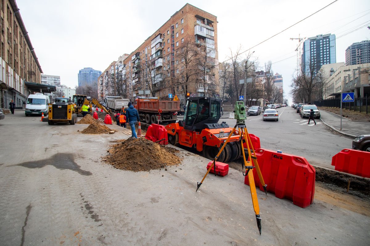 В первые дни марта на улице Ивана Федорова в Киеве начались ремонтные работы