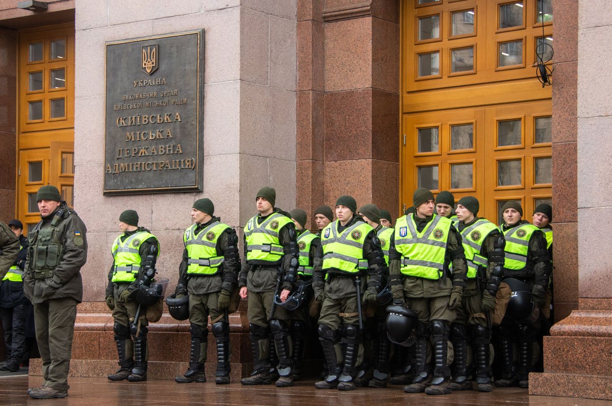 На месте митинга дежурили правоохранители и сотрудники Нацгвардии 