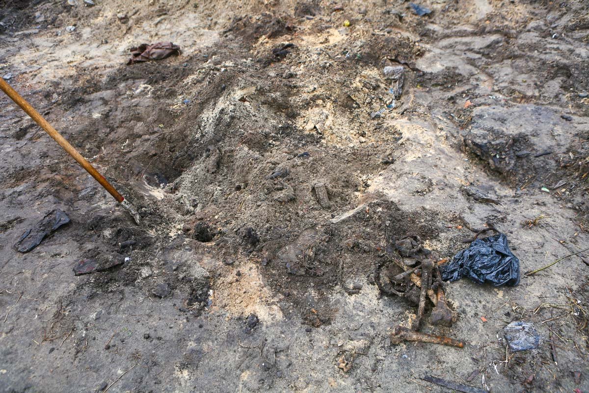 В Киеве на улице Привокзальной обнаружили кости, похожие на человеческие