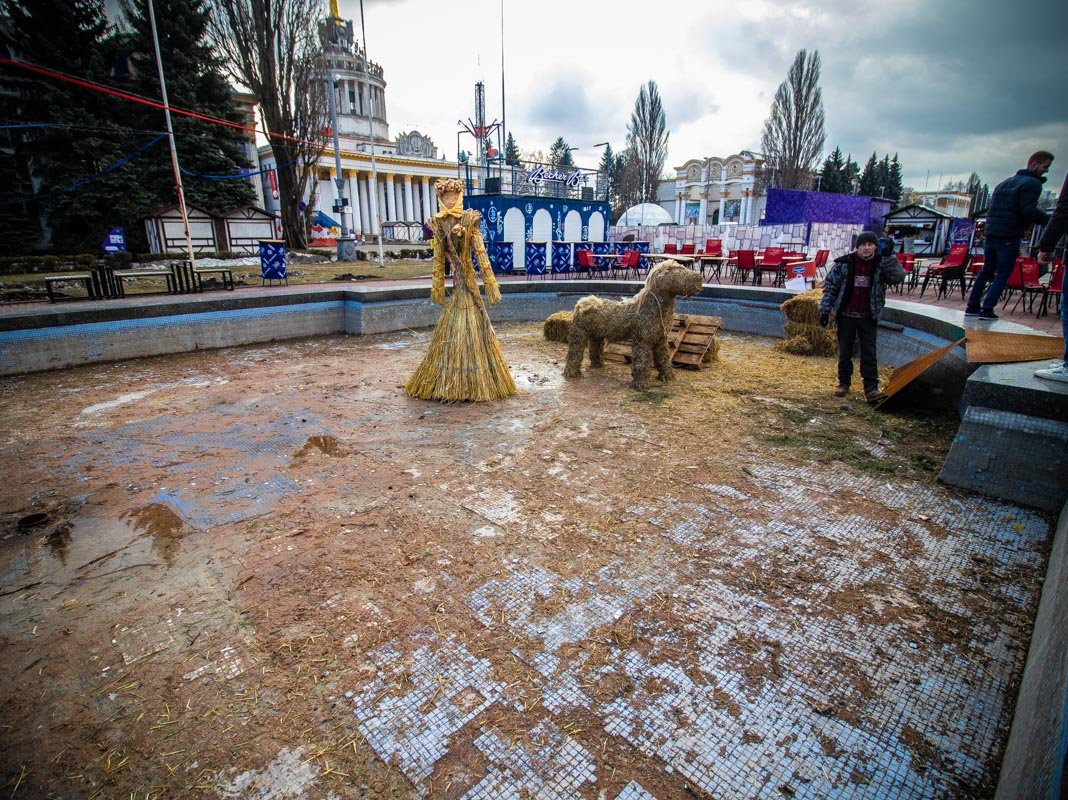 Аллеи организаторы планируют декорировать разноцветными лентами и установить тематические фотозоны Аллеи организаторы планируют декорировать разноцветными лентами и установить тематические фотозоны