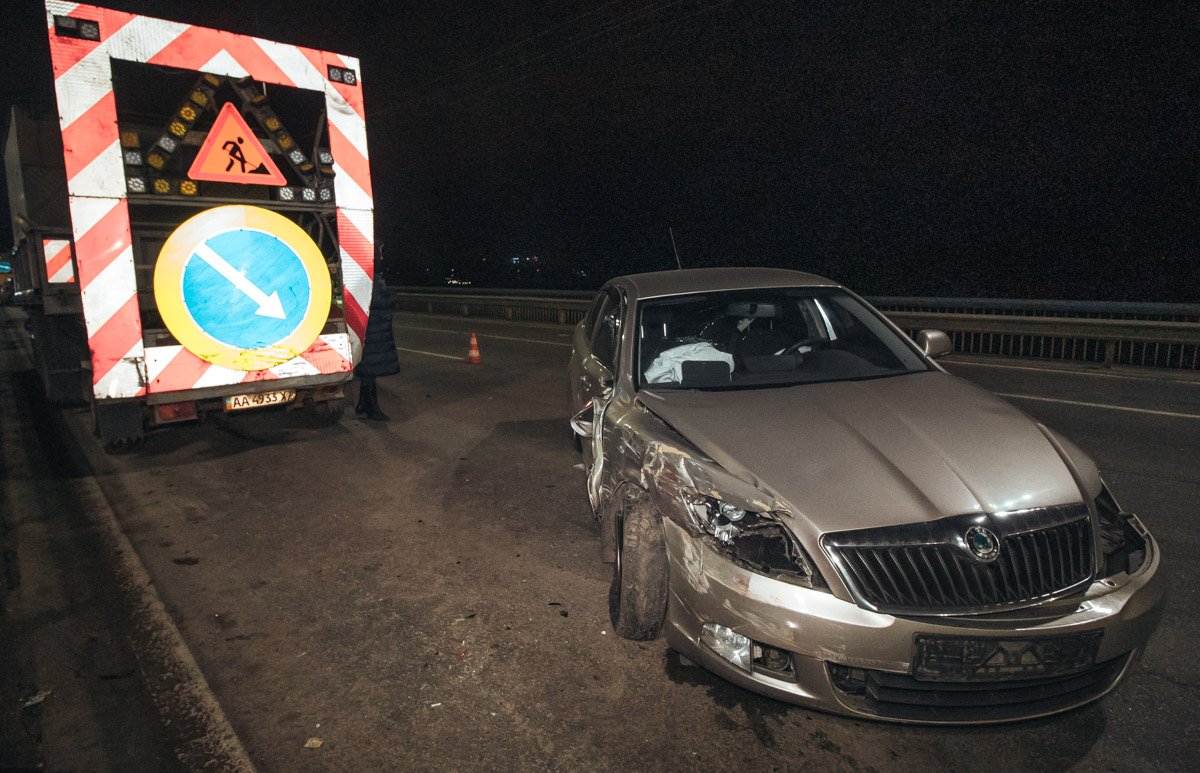 Водитель пытался объехать знак, сообщающий о ремонте участка дороги