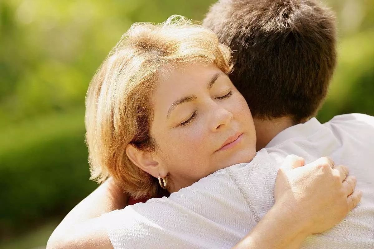 Для мамы мы особенно тщательно выбираем подарок на 8 марта