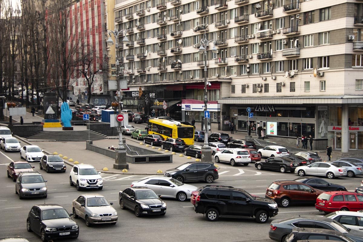 Пробки сковали центр города Пробки сковали центр города
