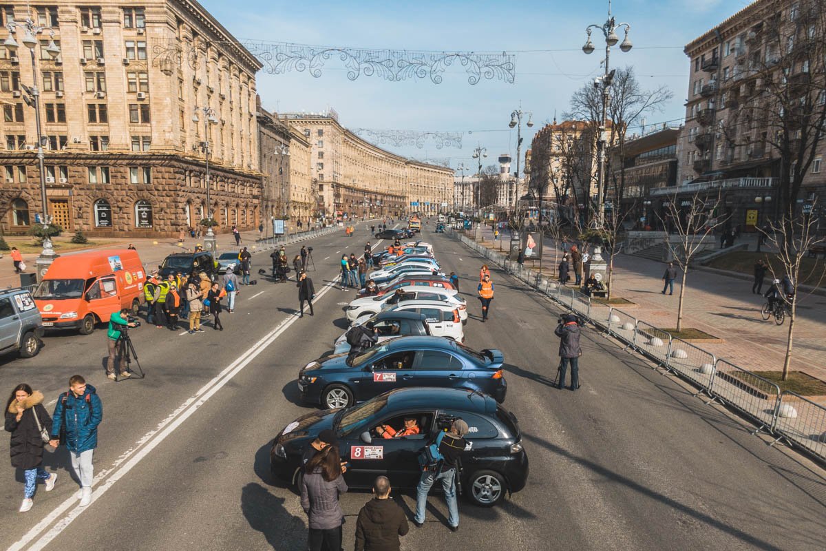 По случаю такого события перекрыли движение от улицы Богдана Хмельницкого до Прорезной