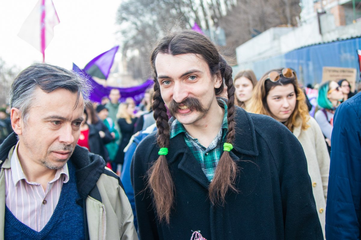 А как вы проводите 8 марта?