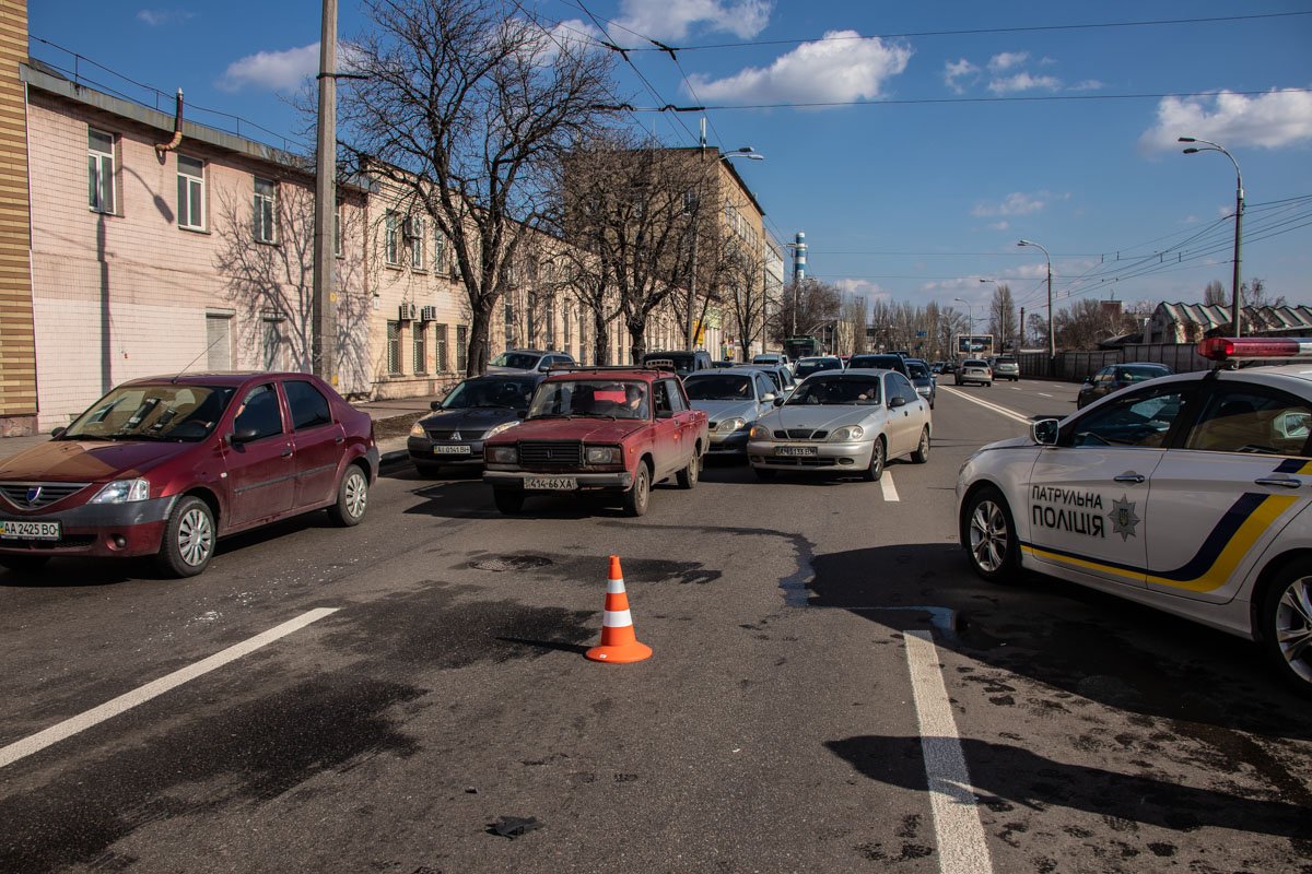 К счастью, скорость столкновения была небольшой, поэтому всем участникам ДТП удалось избежать серьезных повреждений