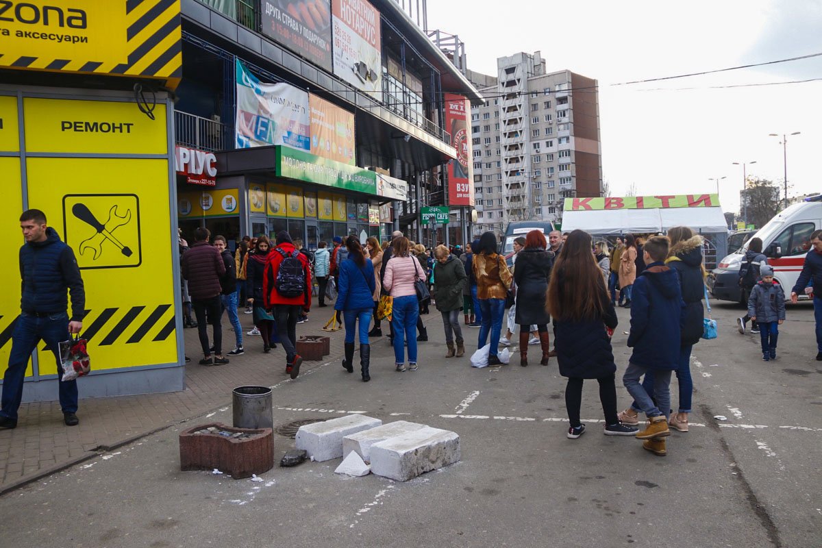 Людей вывели из помещения еще до приезда правоохранителей Людей вывели из помещения еще до приезда правоохранителей