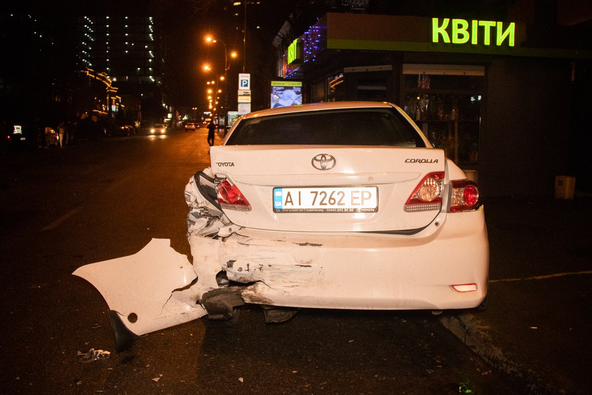 В салоне Opel находились иностранцы В салоне Opel находились иностранцы