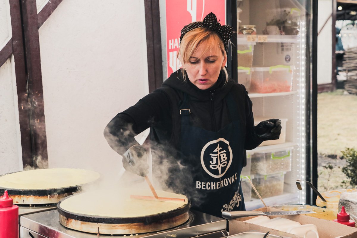 Вкусные блины приготовят прямо перед вами и подадут горячими Вкусные блины приготовят прямо перед вами и подадут горячими