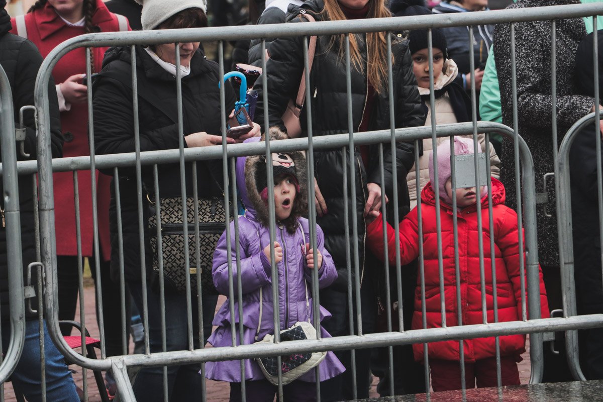 Впрочем, сожжение явно удалось - вы только посмотрите на зрителей