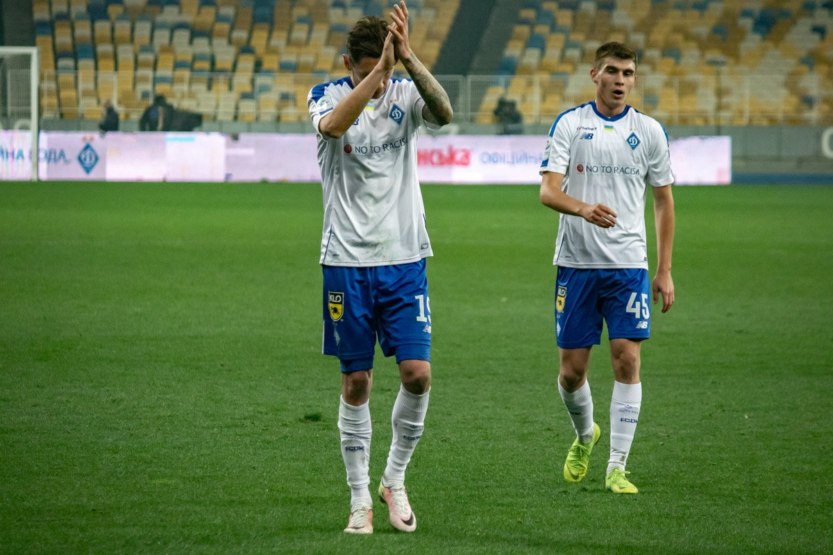 Главный герой матча Денис Гармаш благодарит болельщиков за поддержку