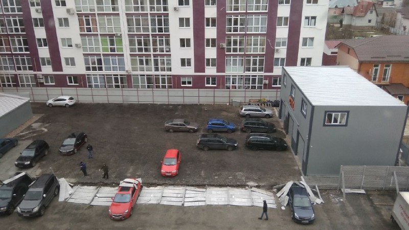 Парковать авто на парковке не всегда безопасно