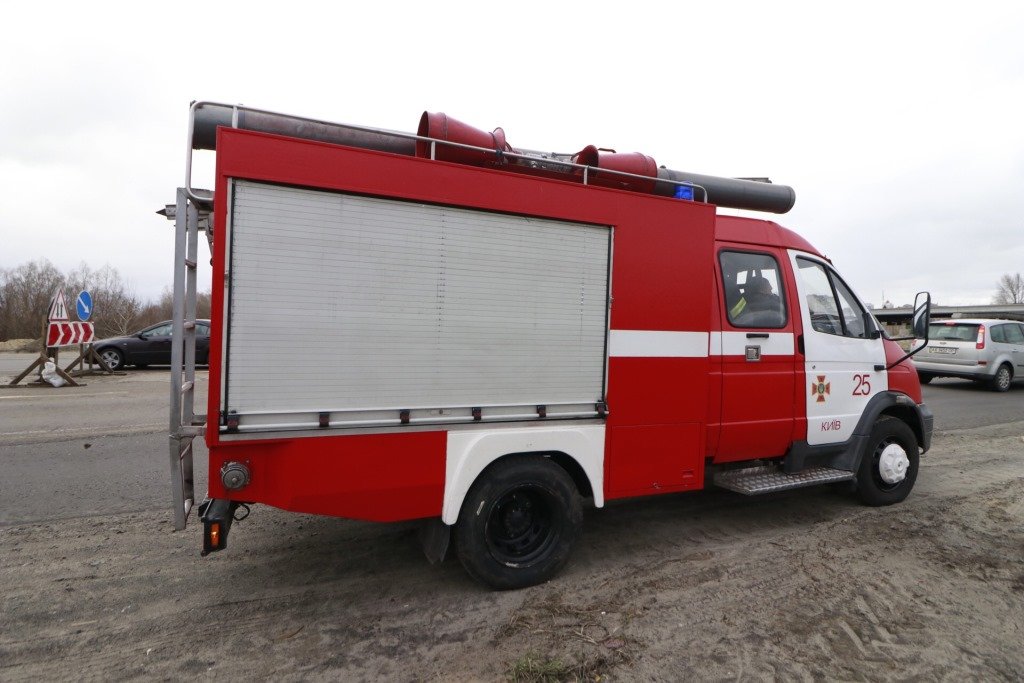 На место прибыли сотрудники ГСЧС