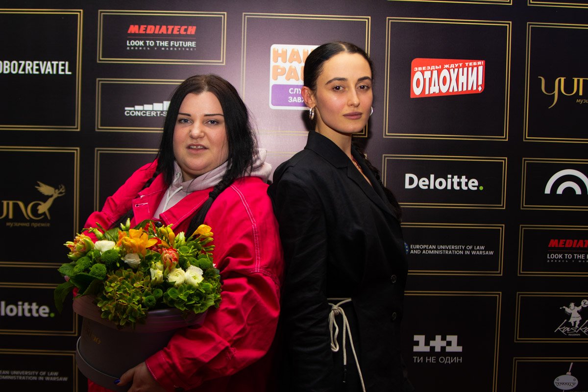 Обладательницы статуэтки за лучший хип-хоп хит очень сплотились во время вечеринки