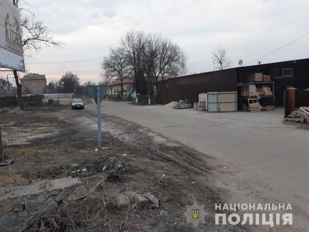 В Узине 18-летний парень избил 16-летнего мальчика В Узине 18-летний парень избил 16-летнего мальчика