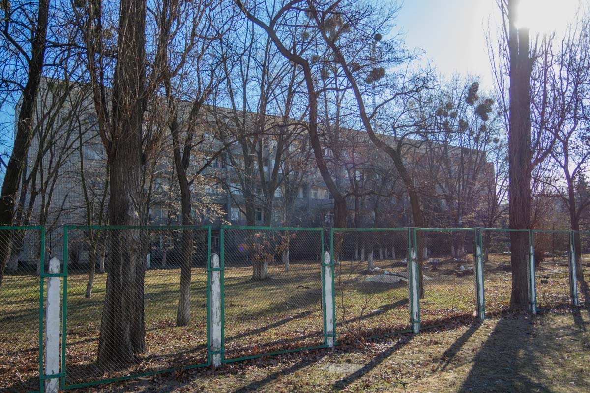 Стоит отметить, что несмотря на то, что в этом году расходы на капитальный ремонт увеличили почти втрое, этих средств все равно недостаточно для полноценного комплексного обновления пансионата Несмотря на то, что расходы на капитальный ремонт увеличили почти втрое, средств недостаточно для комплексного обновления пансионата