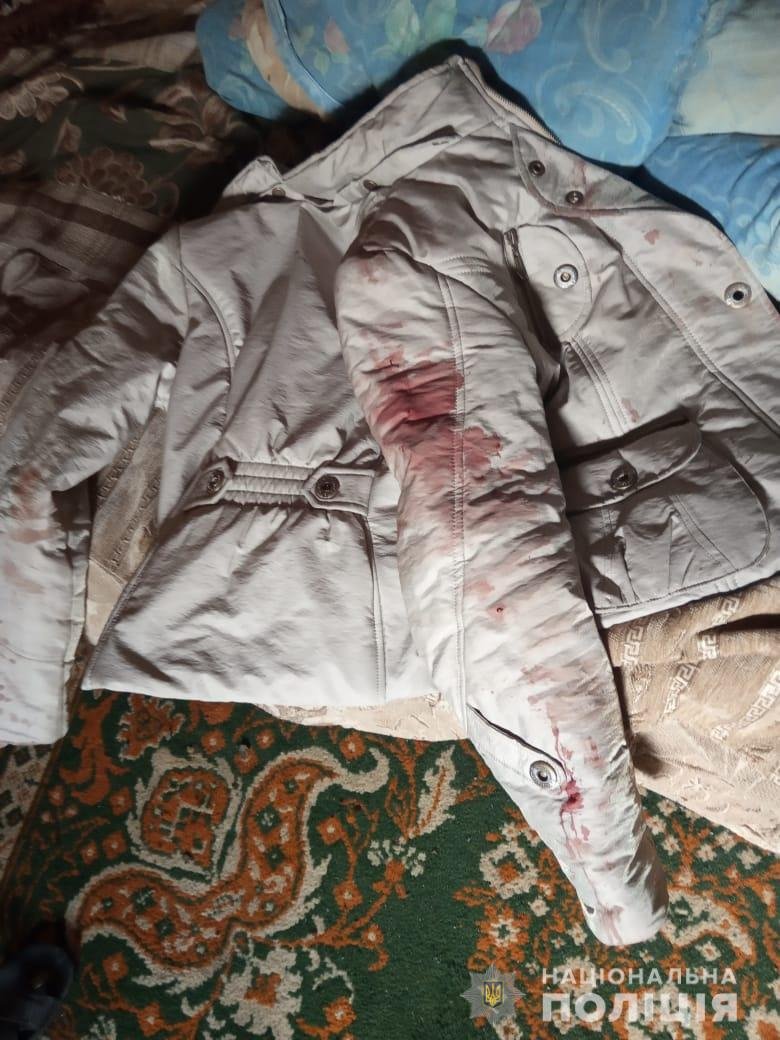 Вся его одежда была в крови, а при себе находилось орудие убийства 