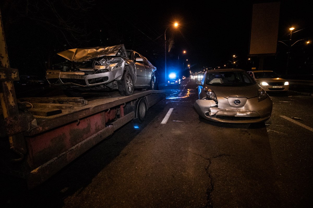 На проспекте Леся Курбаса столкнулось 4 автомобиля 