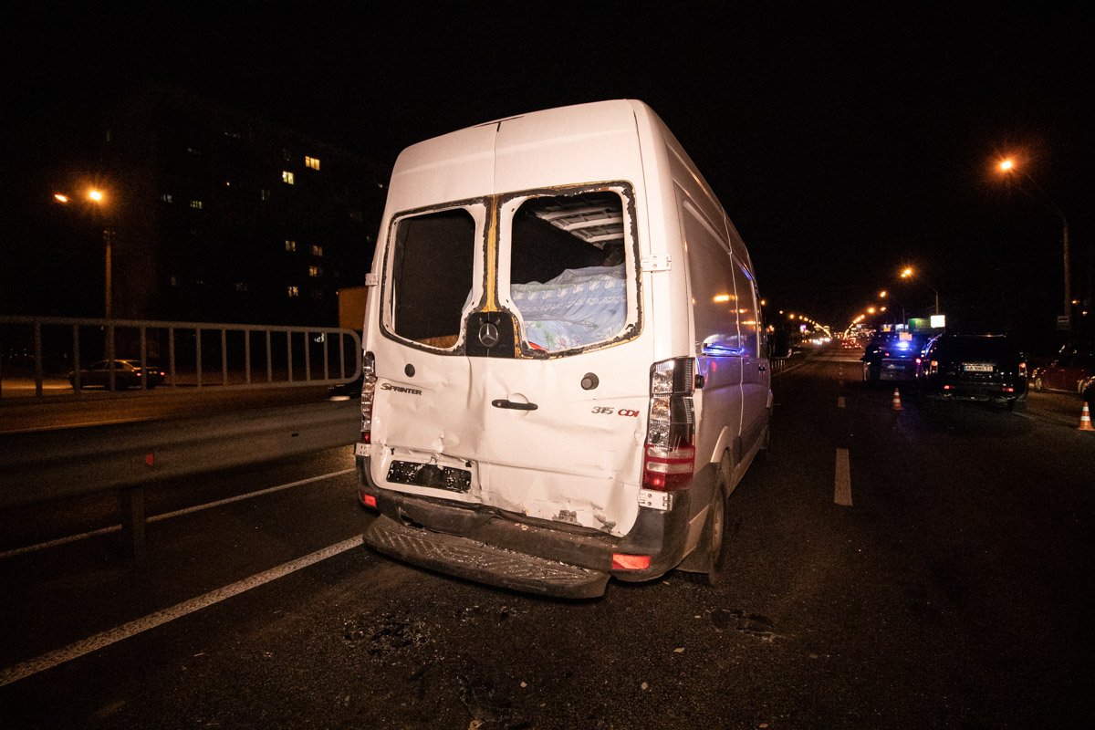 БАЗ врезался в Mercedes Sprinter 