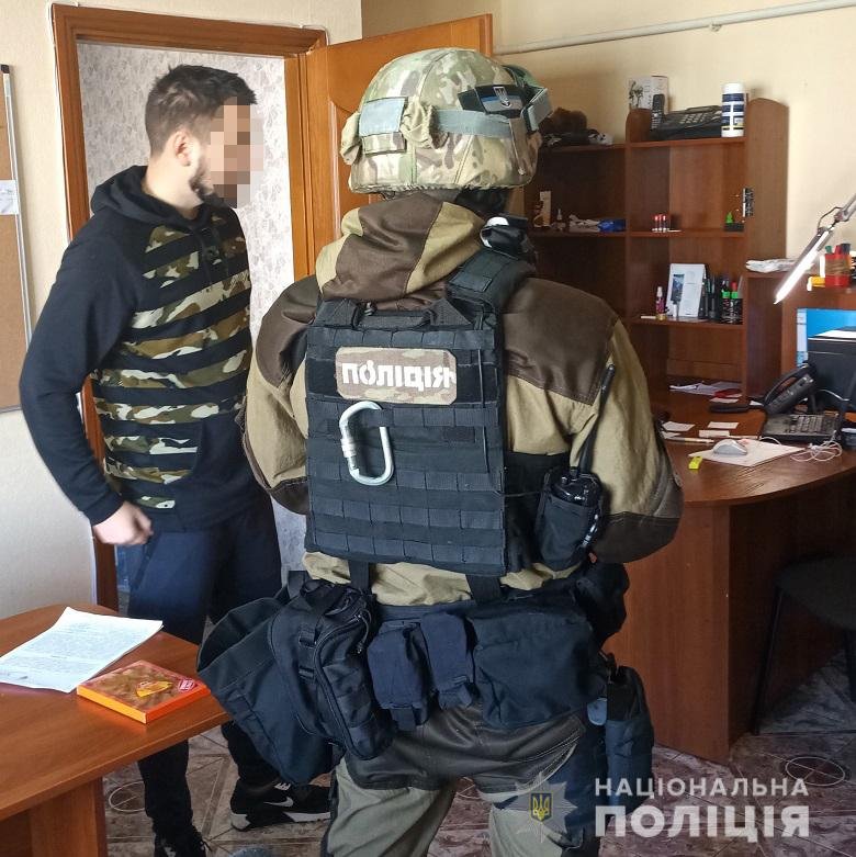 Мошенники под видом популярных экстрасенсов выманивали у доверчивых людей деньги
