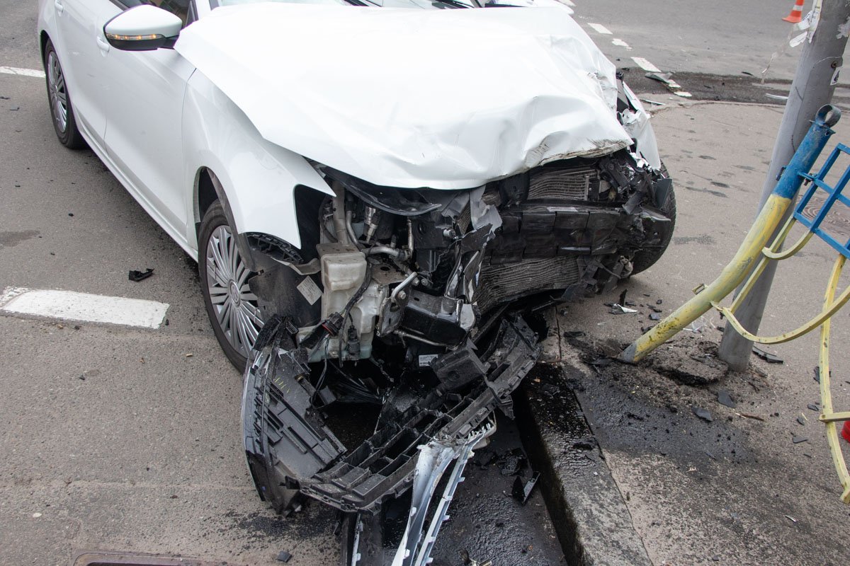 Его с травмами различной степени тяжести госпитализировали в ближайшую больницу