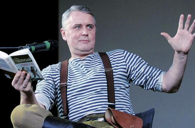 Культовый сатирик Лесь Подервянский будет выступать в Доме Офицеров