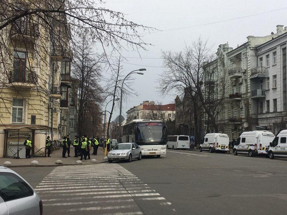 В центр Киева стянули силовиков
