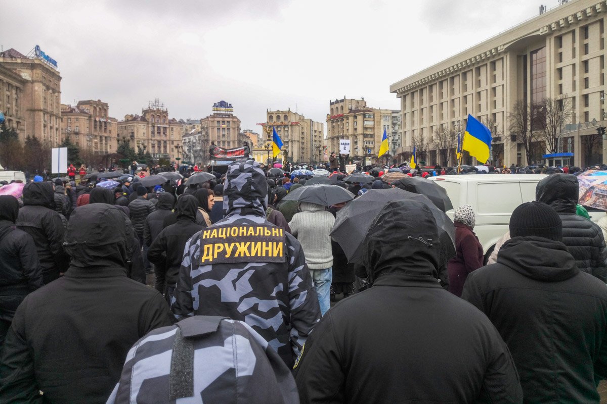 Члены Нацкорпуса собираются идти к Администрации Президента