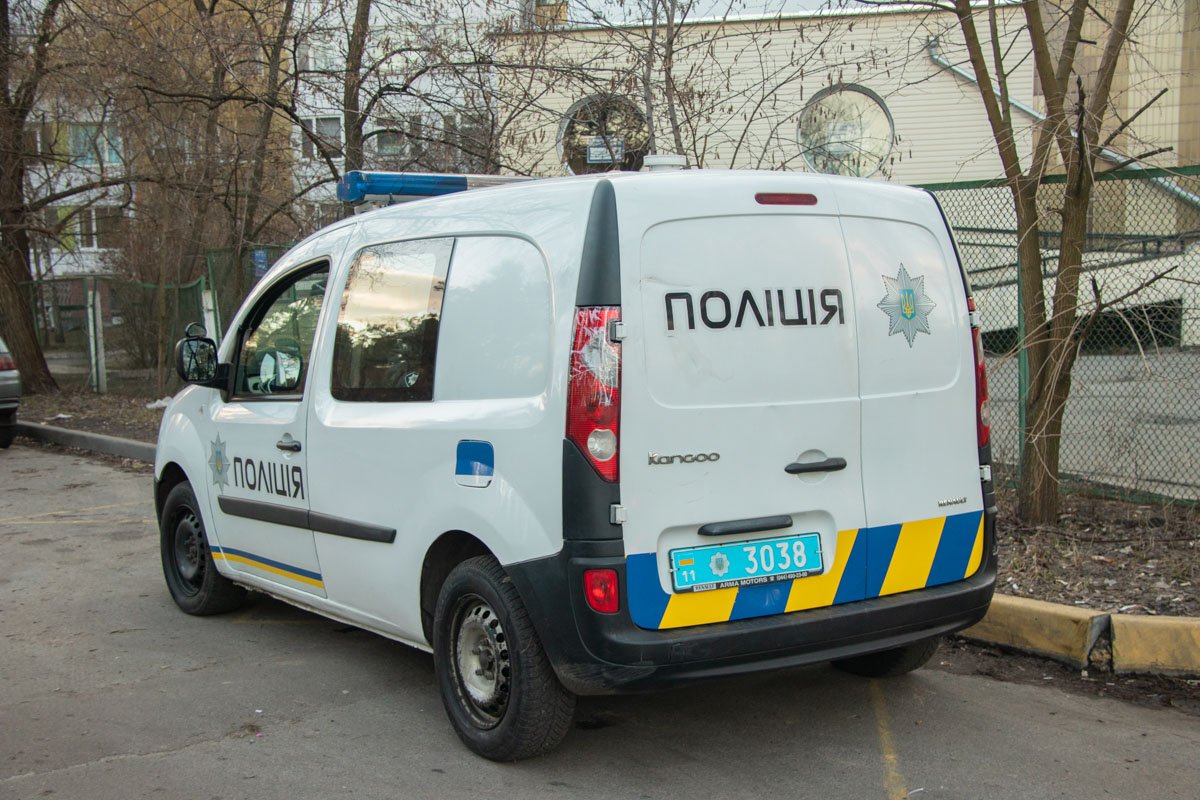 а месте работал экипаж патрульной полиции, "скорая", и следственно-оперативная группа.