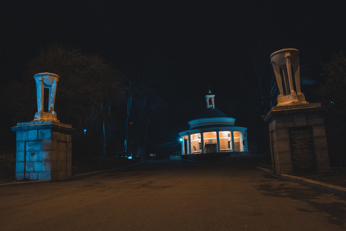 Знаменитая историческая локация - Аскольдова могила 