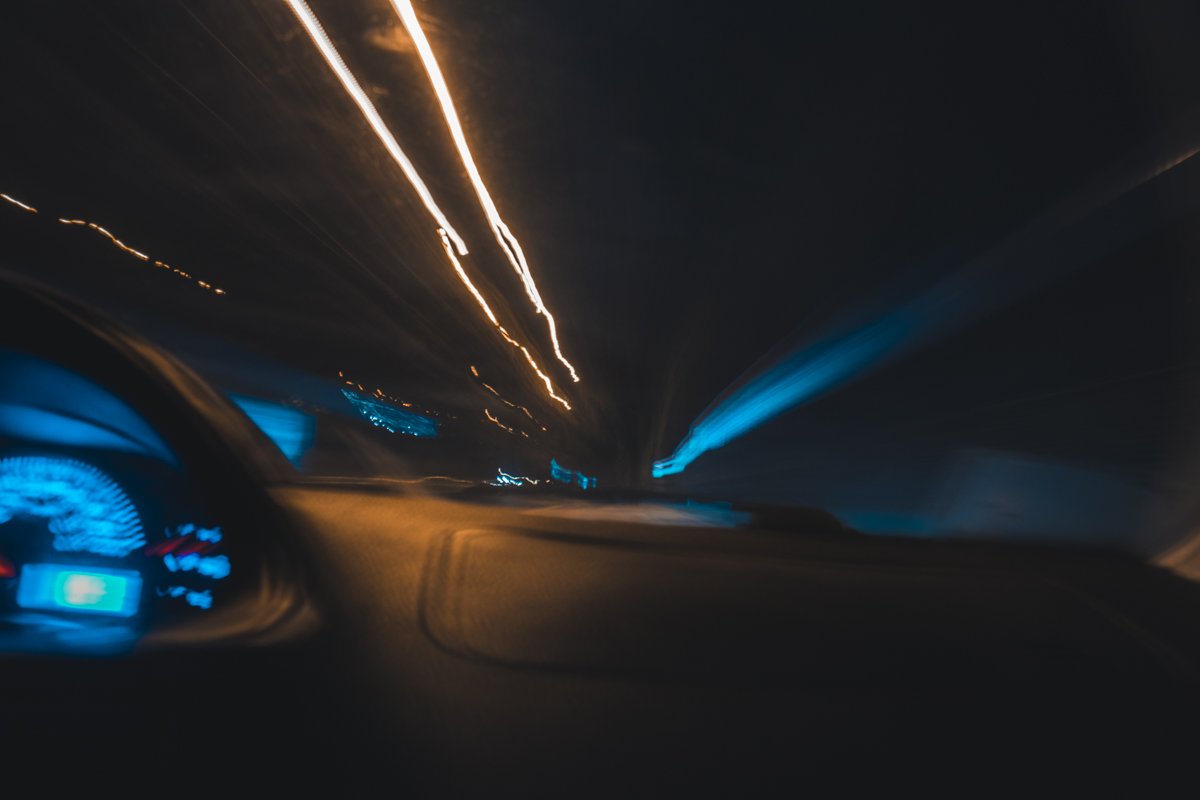 Пустые дороги и яркий свет иллюминаций - вот он, ночной Киев 