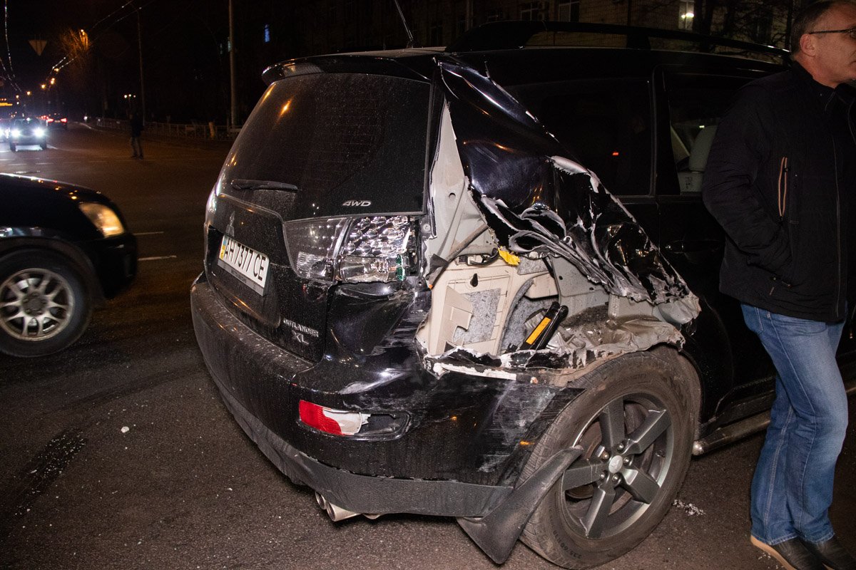 Потом отлетел в Mitsubishi Outlander