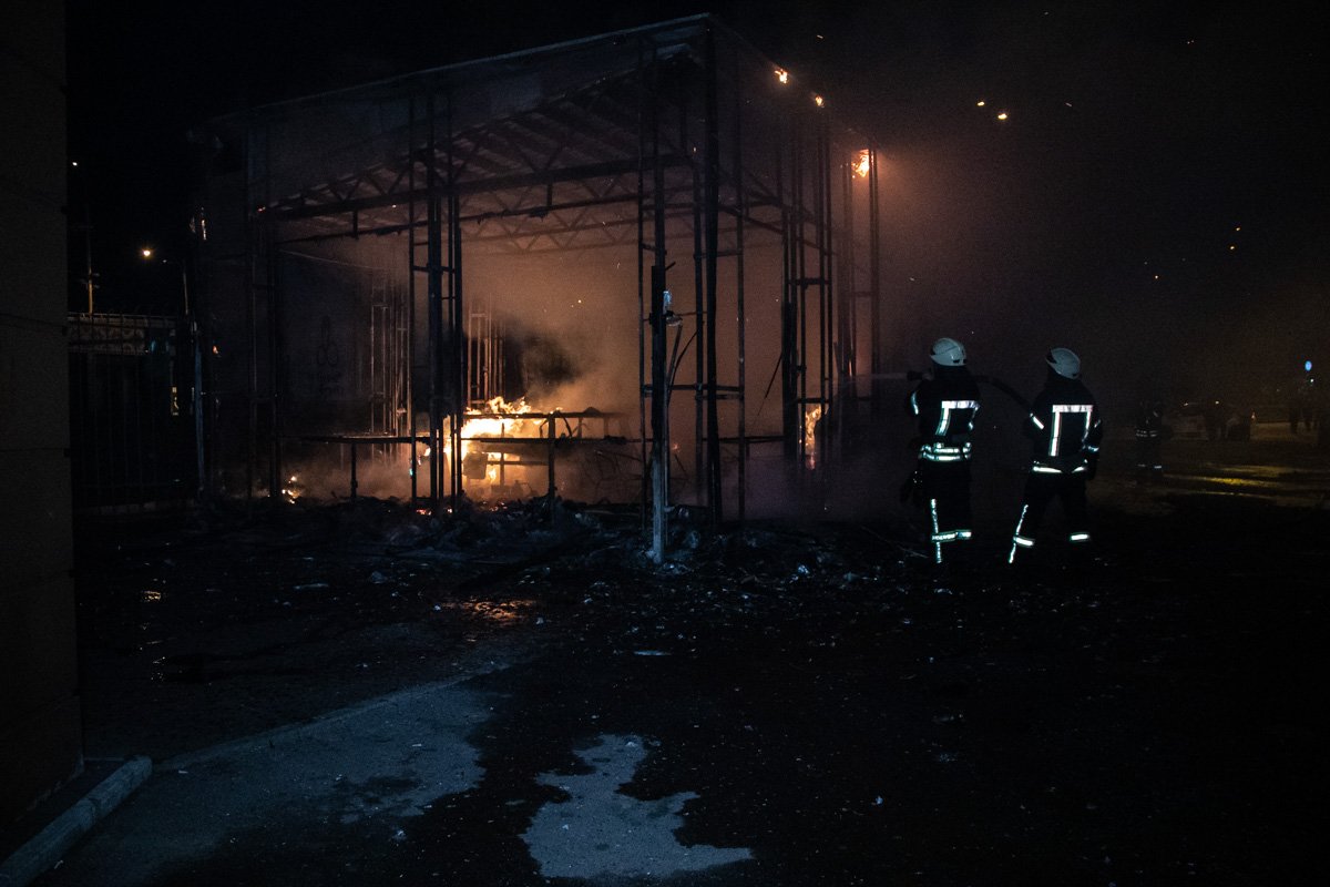 2 наряда пожарных работали над ликвидацией возгорания 