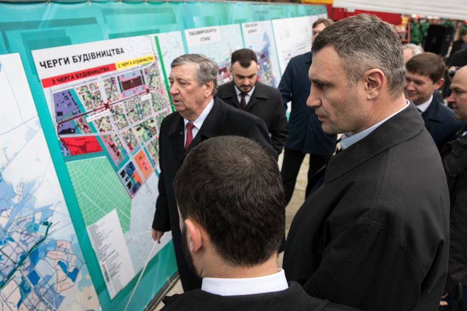 Благо, у властей есть четкие схемы работы, по которым следуют рабочие