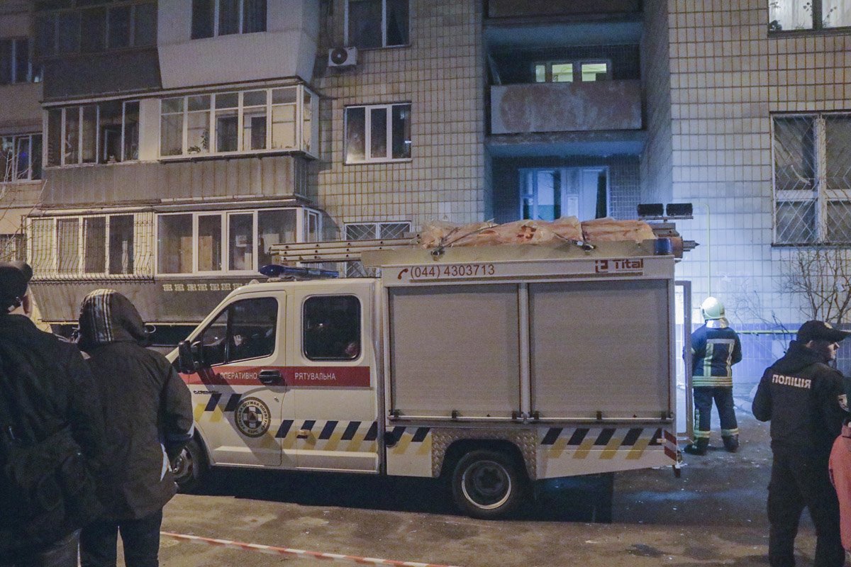 Всех жильцов эвакуировали, поскольку существовал риск утечки и взрыва газа