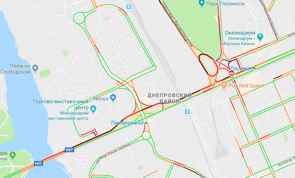 Автомобилистам сложно добираться в сторону центра Автомобилистам сложно добираться в сторону центра