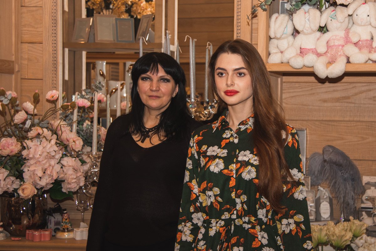 Лимитированная коллекция получила название FLOWERS. Лимитированная коллекция получила название FLOWERS