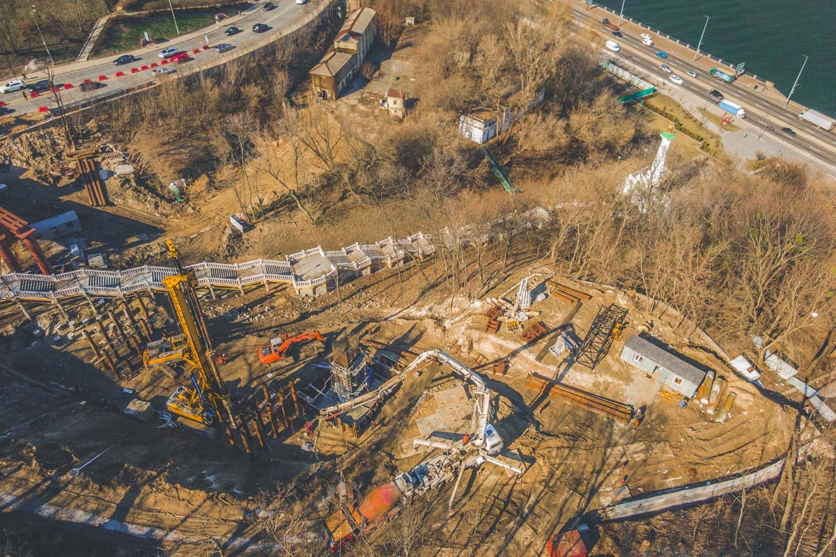 Мост соединит два туристических маршрута - парк «Владимирская горка» и парк «Крещатый» и служить исключительно для пешеходов и велосипедистов