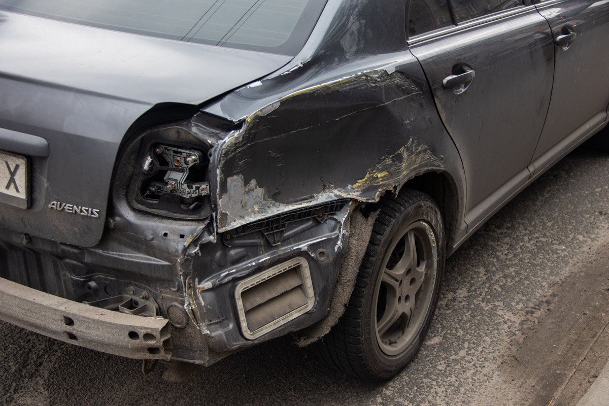 Toyota зацепила Suzuki Grand Vitara Toyota зацепила Suzuki Grand Vitara