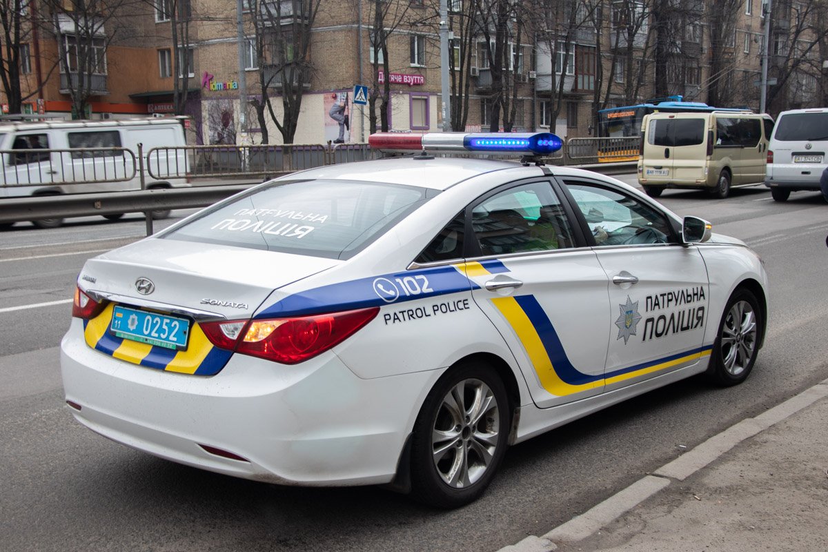 На месте происшествия работал экипаж патрульной полиции На месте происшествия работал экипаж патрульной полиции