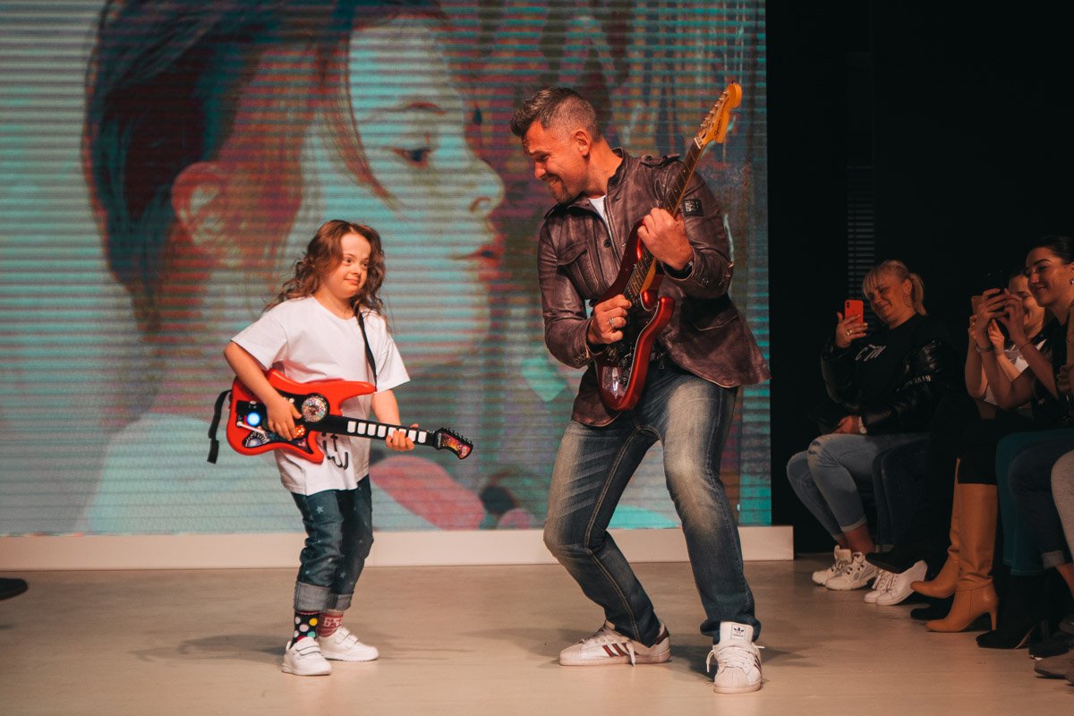 Давай ударим по струнам! Давай ударим по струнам!