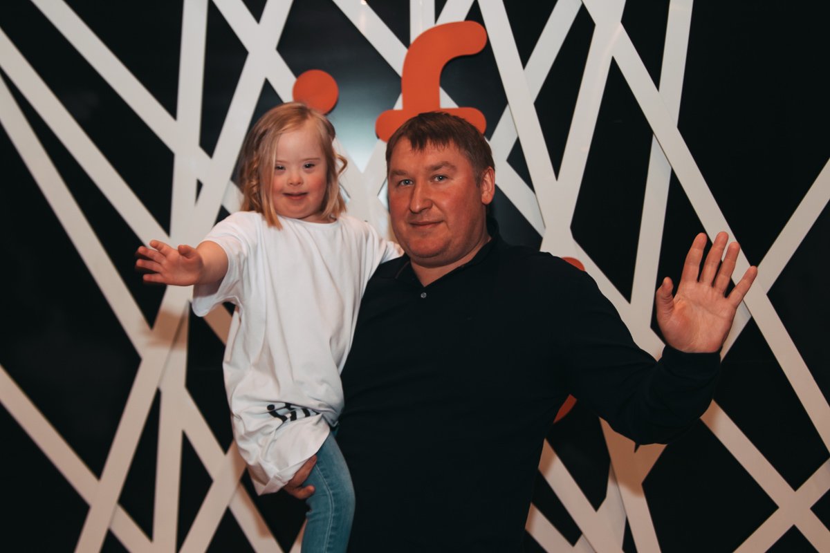 С родителями за кулисами спокойнее С родителями за кулисами спокойнее