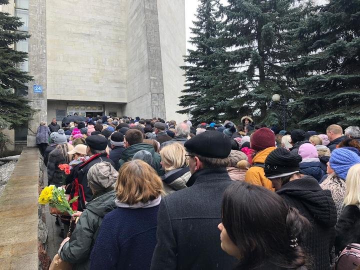 Юлию Началову похоронили на Троекуровском кладбище Юлию Началову похоронили на Троекуровском кладбище