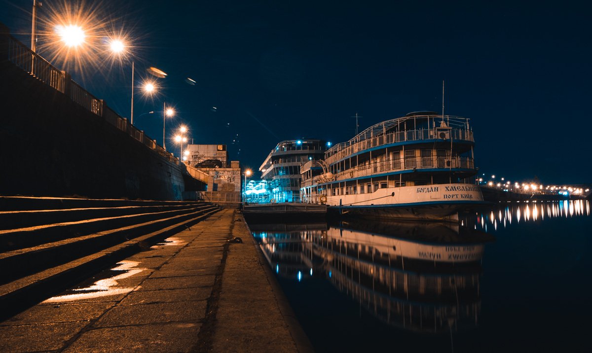 Ночь - это всегда прекрасно, ночью рождается много мыслей и идей Ночь - это всегда прекрасно, ночью рождается много мыслей и идей