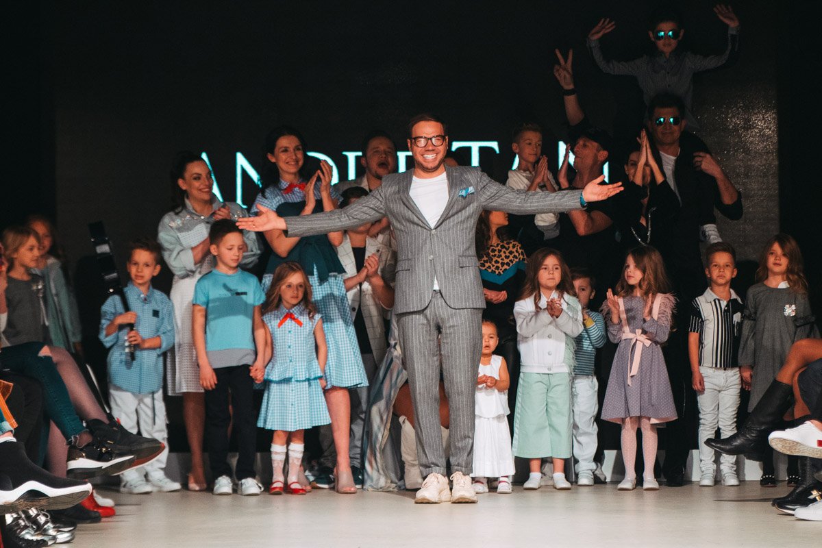 Андре Тан открыл детскую неделю моды JFW яркой и стильной коллекцией весна/лето 2019