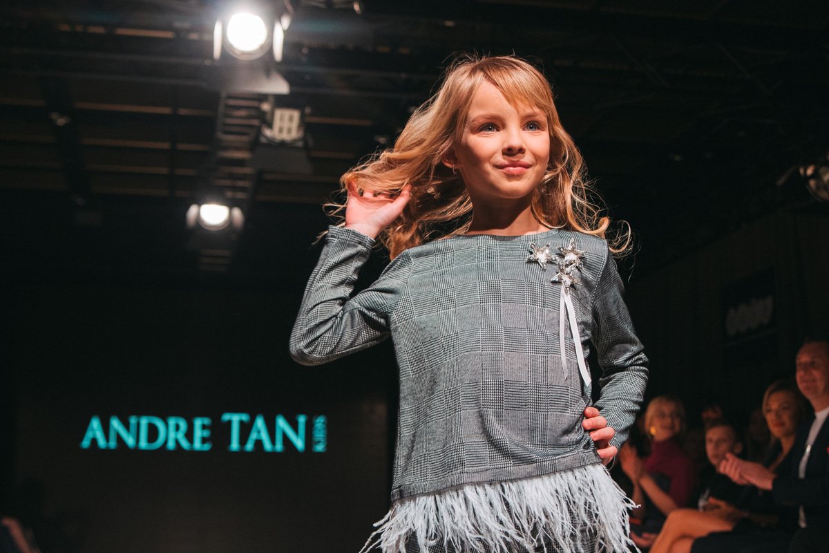 Маленькие девочки стремятся быть такими же модницами, как и их мамы