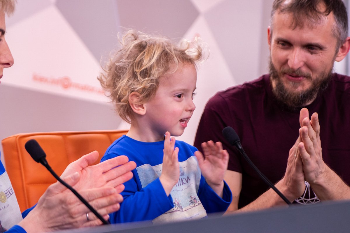 3-летний Марк путешествует с родителями с 10 месяцев 3-летний Марк путешествует с родителями с 10 месяцев